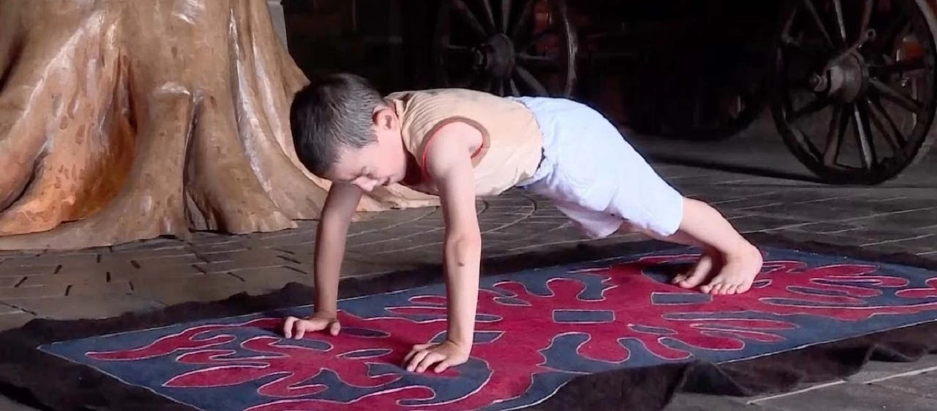 Ρωσία: 6χρονος κέρδισε διαμέρισμα κάνοντας μόνο κάμψεις (βίντεο)